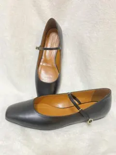 美品　vingt-trois 23区 ストラップ フラットシューズ パンプスのサムネイル