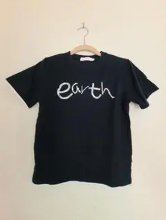 EARTH MUSIC& ECOLOGY 黒 Tシャツ 半袖 花装飾