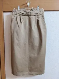 タイトスカート ベージュ kikka 膝丈のサムネイル