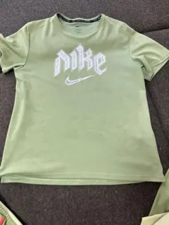 Nike Dri-FIT オリーブグリーン M