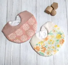 2枚セット　花柄　ベビースタイ　Handmade