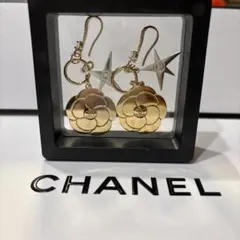 CHANEL フラワーチャーム2フクピアス