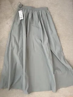 【タグ付き未使用】UNIQLO ボリュームロングスカート モスグリーン Mサイズ