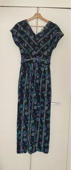 値下げしました！ROSE BADの柄サロペット未使用に近いアイテム