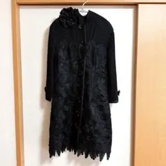【 ノコオーノ 】　刺繍　黒　花　コサージュ付　膝丈　ジャケット　ワンピース ノコオーノ 】 刺繍 黒 花 コサージュ付 膝丈 ジャケット ワンピース