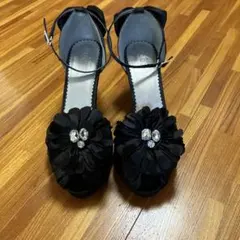 axes femme ブラック パンプス コサージュ ビジューのサムネイル