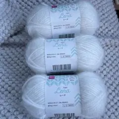 レーナ　 スノー　3玉　ポリエステル 毛糸　ダイソー