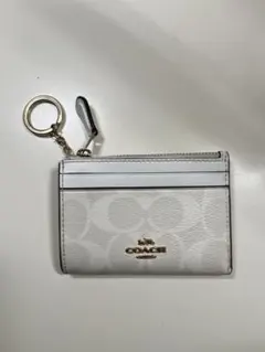 B*y様 COACH ホワイトレザーパスケース