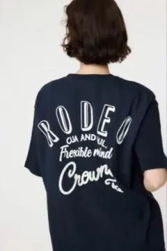 【新品タグ付き】RODEO CROWNS Tシャツ ブラック　バックロゴのサムネイル