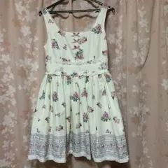 花柄ワンピース