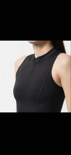 リーボックハイネックタンク