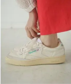 新品タグ付き！リーボック SLOBE別注 CLUB C