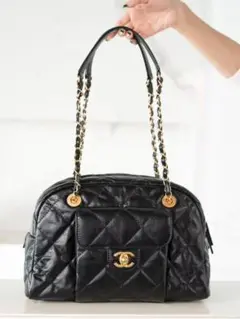 CHANEL ブラック キルティング バッグ