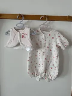 【中古】ツーウェイオール&ベスト　まとめ売り　50〜60サイズ　いちご柄　女の子