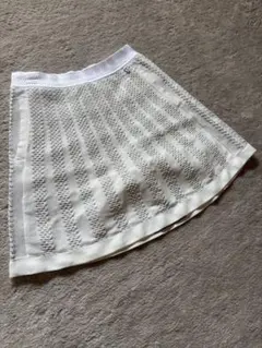 アディダス　オフホワイトレース調スカート　インナーパンツ付　一回着用