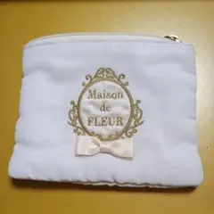 メゾンドフルール　ティッシュケースポーチ　未使用