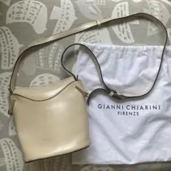 ジャンニキャリーニ　バッグ