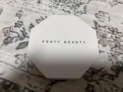 FENTY BEAUTY ハイライトパウダーのサムネイル