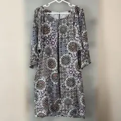 美品。BARNEYS NEWYORK 総柄ワンピースのサムネイル