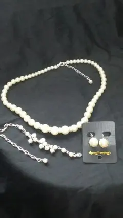 ★新品★パール3点セット★ネックレス＊イヤリング＊ブレスレット★