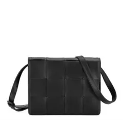 使用回数僅か ボッテガヴェネタ BOTTEGA VENETA ショルダーバッグ