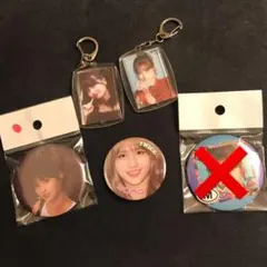 TWICE★モモ★キーホルダー&缶バッチ4個セット