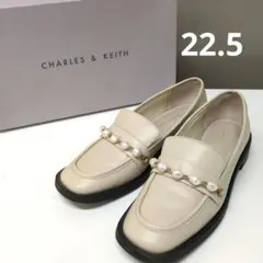 CHARLES & KEITH パール ローファー 22.5cm　スクエアトゥのサムネイル