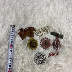 ブローチセット 葉っぱと花のデザイン 木彫り手作り