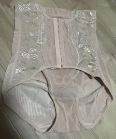 ギュギュギュ ベージュ Mサイズ コルセット ダイエット