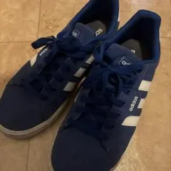 adidas スニーカー