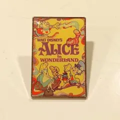 ディズニー　ユニクロ　不思議の国のアリス　アリス　チェシャ猫　ピンバッジ