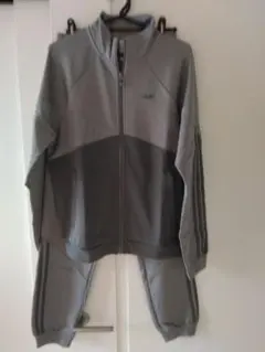 Item thumbnail for item 2a347da9-bad0-4ff5-bb25-78c6a5e54b3c