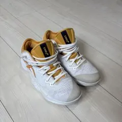 asics バスケットボールシューズ ホワイト イエローのサムネイル