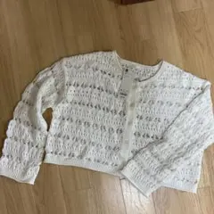 新品タグ付き！GU 透かし編みカーディガン　Mサイズのサムネイル