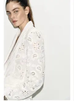 ZARA テーラードジャケット ホワイト 刺繍のサムネイル