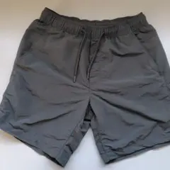 H&M メンズ ショートパンツ カーキ Sサイズのサムネイル