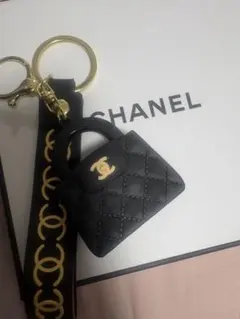 CHANEL ブラック ミニバッグ キーホルダー