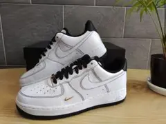 ナイキ NIKE エアフォース1 07 ミニジュエル　スニーカー