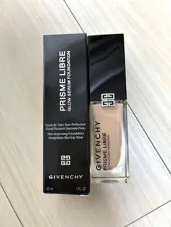 【新品】GIVENCHY プリズムリーブルグロウセラムファンデーション(1N)のサムネイル