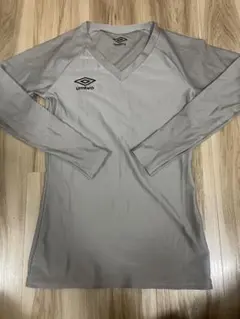 umbro グレー 長袖 インナー　Tシャツ Mサイズ