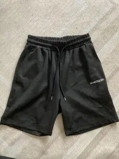 黒 ハーフパンツ