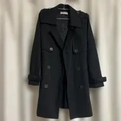 黒のダブルブレストトレンチコートⓂ️
