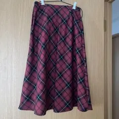 ユニクロ　赤と黒のチェック フレアスカート Mサイズ