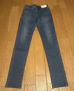 UNIQLO スキニーデニム 58.5cm