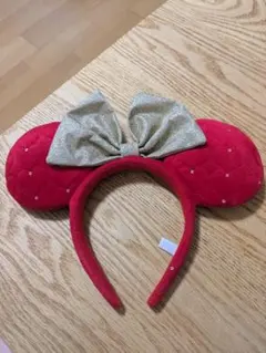 東京ディズニーリゾート 赤い耳型カチューシャ