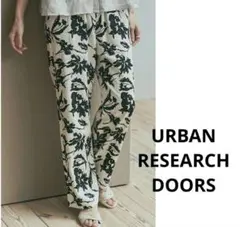 URBAN RESEARCH DOORS リネンレーヨンフラワープリントパンツ