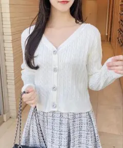 Vネックビジューボタンケーブルニットカーディガン