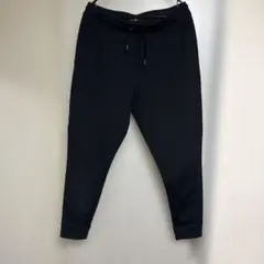 +J ブラック ジョガーパンツ