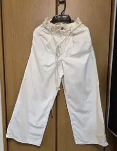 GU アイボリー ワイドパンツ
