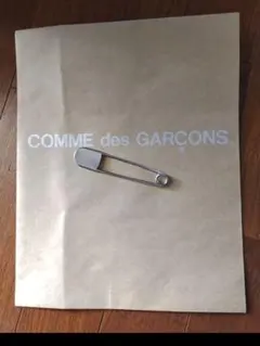 新品☆COMME des GARÇONS コムデギャルソン ビッグ安全ピン - メルカリ